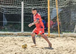 BEACH FÚTBOL: POR LA MÍNIMA