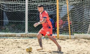 BEACH FÚTBOL: POR LA MÍNIMA