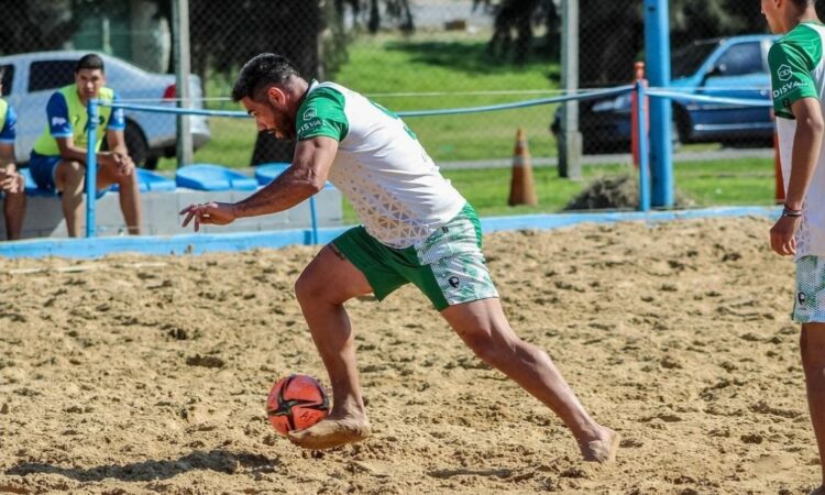 BEACH FÚTBOL: DOS GOLEADAS